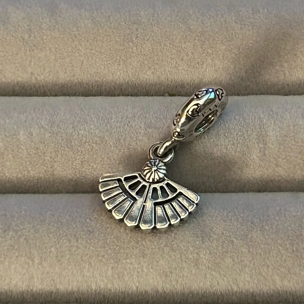 PANDORA HEARTS AFLUTTER #791110 RETIRED - Picture 2 of 4